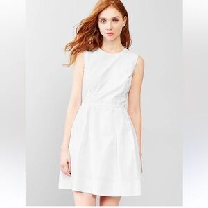 GAP White Stripe Seersucker Fit & Flare Lined Sleeveless Dress Pleats & Pockets